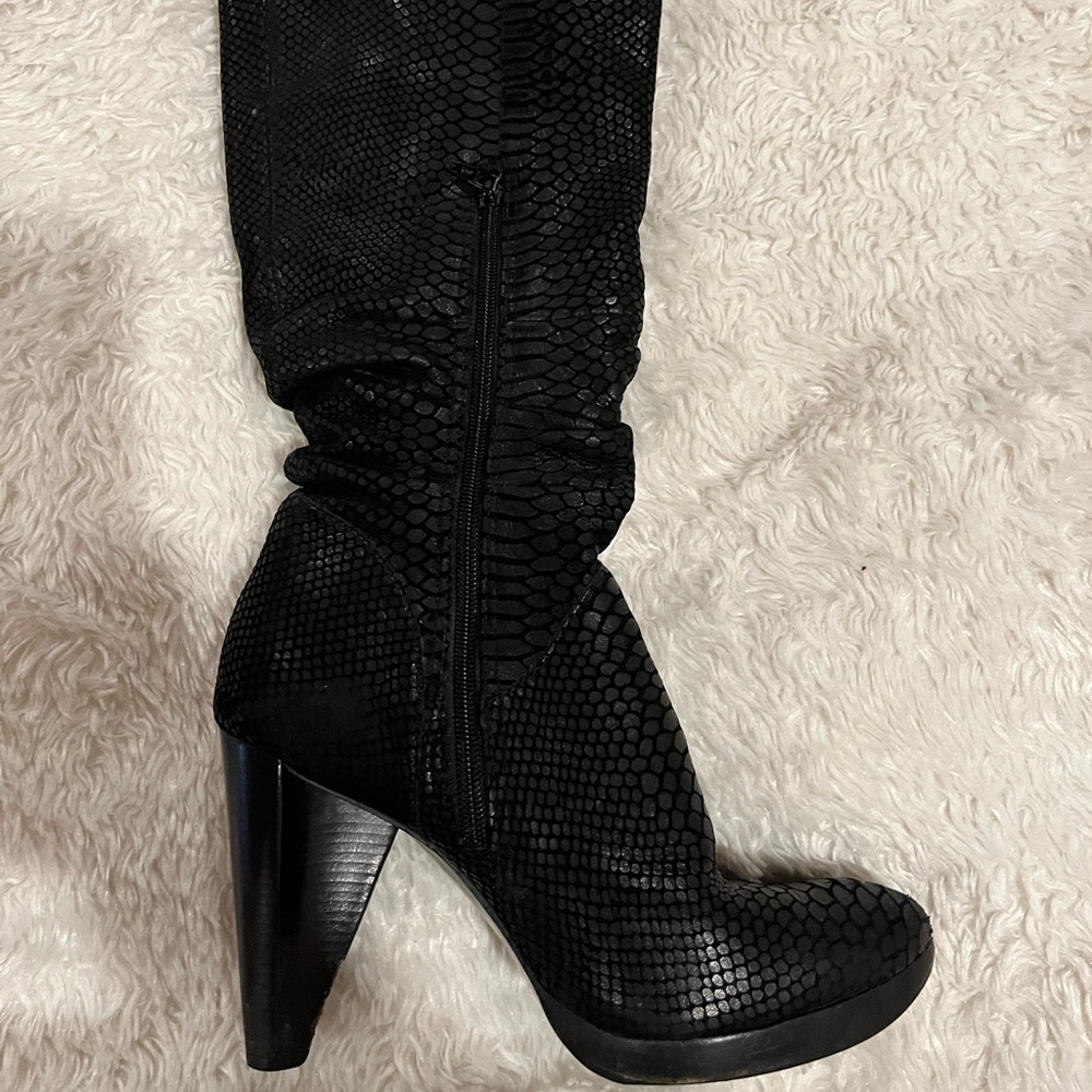 Carlos Santana Snake Skin boots size 6